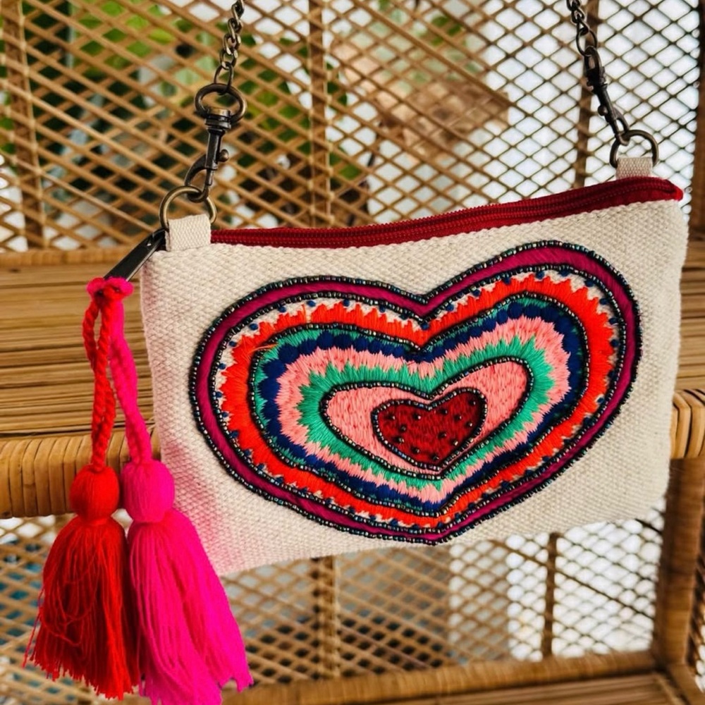 Camel Threads Chain Purse - Picture 2 of 4